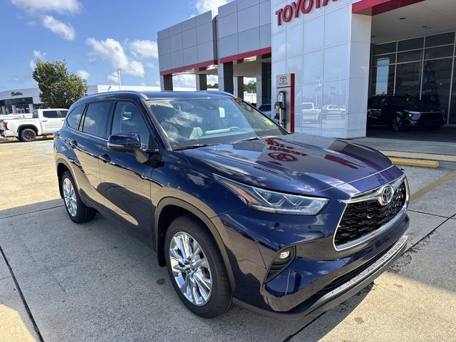 Gray 2026 Toyota Highlander SUV / Crossover All-Wheel Drive 8-Speed Automatic