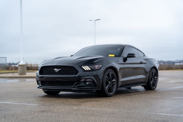 2015 Ford Mustang EcoBoost Premium 3