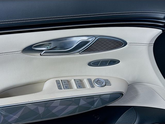 Thumbnail: 2022 Genesis GV70 - 18