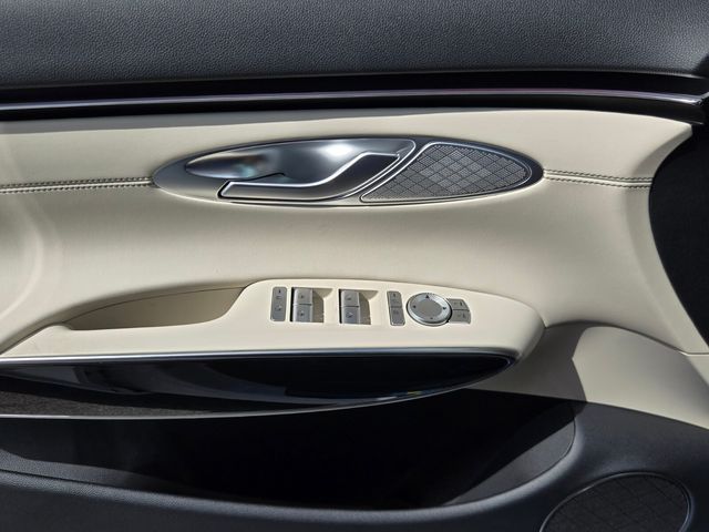 2027 Genesis Gv70