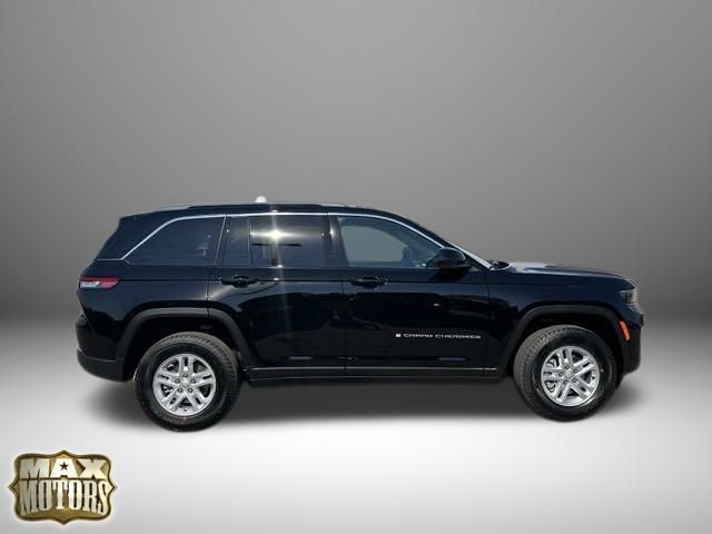 2025 Jeep Grand Cherokee  9