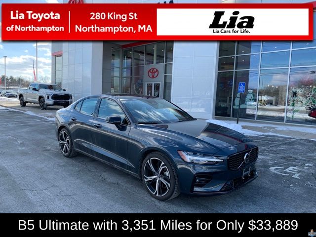 2024 Volvo S60 B5 Ultimate Dark Theme AWD