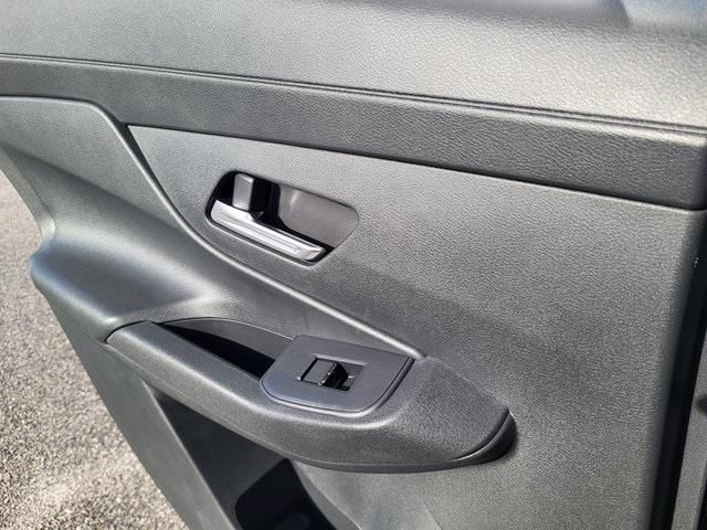 New 2026 Gray Nissan S image 17