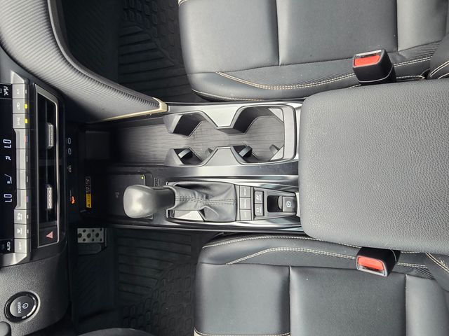 2025 Toyota Camry SE:169133B