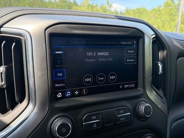 Used 2022 White Chevrolet LT image 18