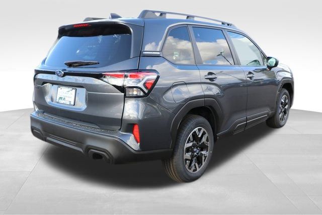 2025 Subaru Forester Premium 17