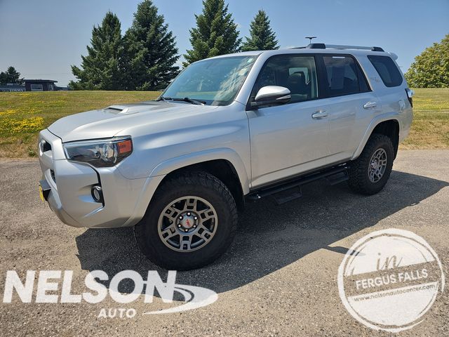 Classic Silver Metallic 2018 Toyota 4Runner SUV / Crossover Four-Wheel Drive 5-Speed Automatic Overdrive