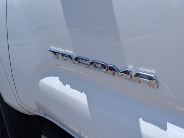 2020 Toyota Tacoma - Image 10