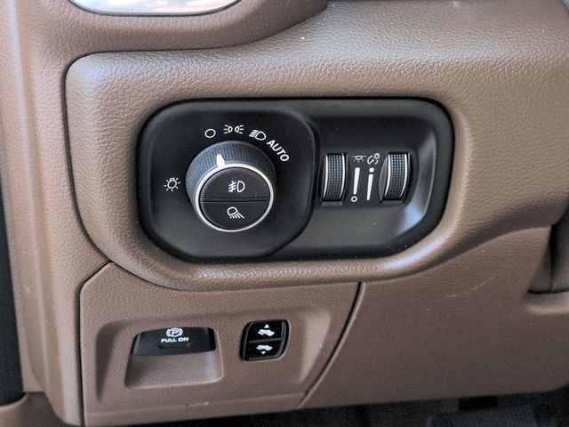 Used 2019 Black Ram Laramie image 16