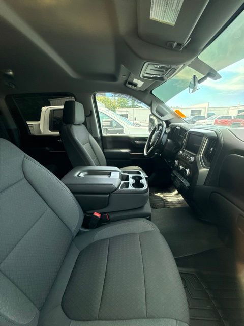 Used 2022 Silver GMC SLE image 11