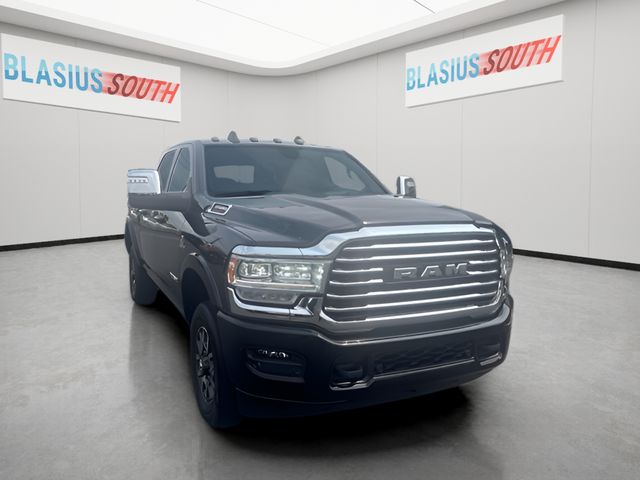 Diamond Black Crystal Pearlcoat 2024 RAM 3500 Pickup Truck Four-Wheel Drive 6-Speed Automatic