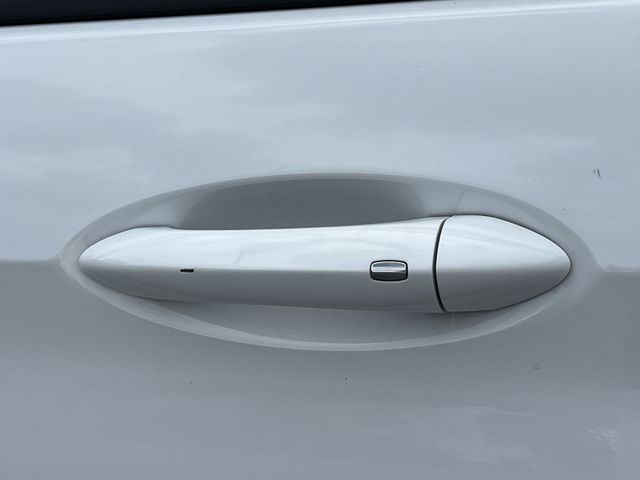 Used 2025 White Chevrolet LT image 39