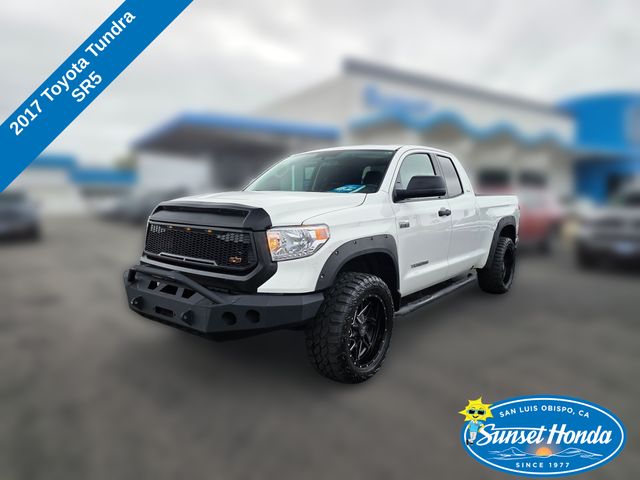 Super White 2017 Toyota Tundra Pickup Truck 4X2 6-Speed Automatic Overdrive