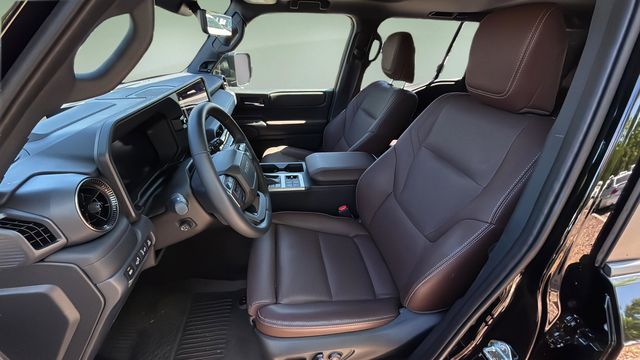 Used 2025 Black Toyota Base image 18