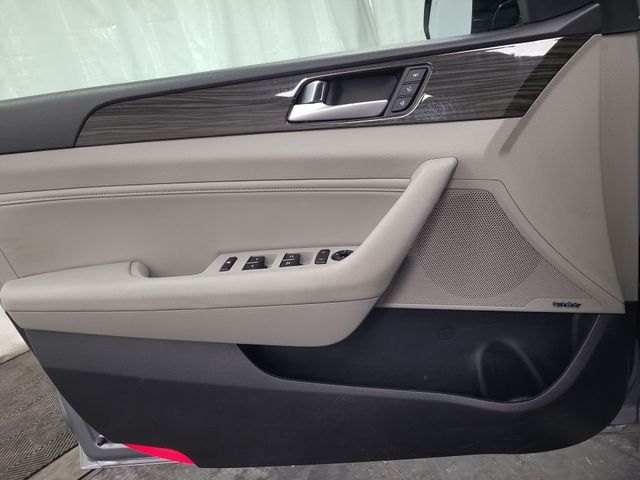 2015 – Hyundai – Sonata