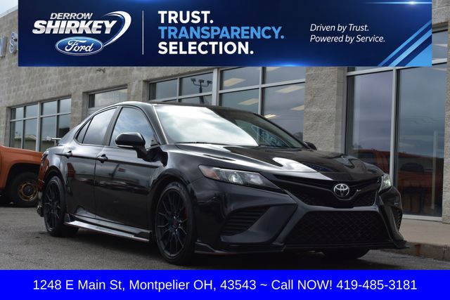Midnight Black Metallic 2020 Toyota Camry Sedan Front-Wheel Drive 8-Speed Automatic