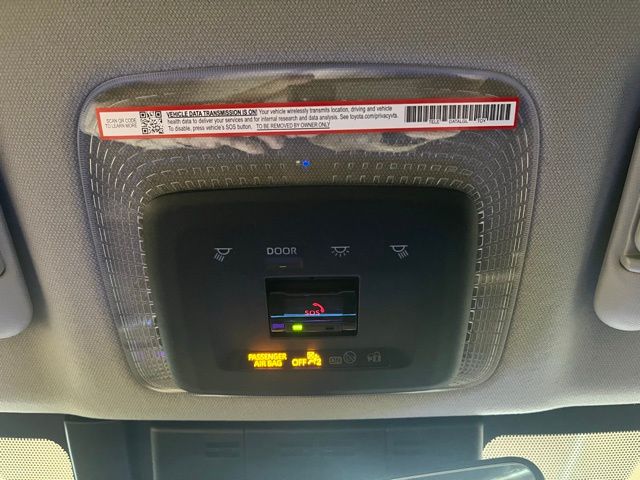 2025 Toyota Prius XLE photo