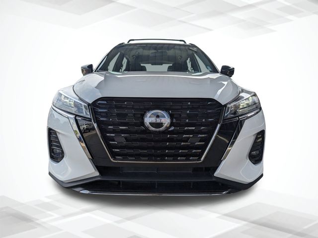 2023 Nissan Kicks SR photo