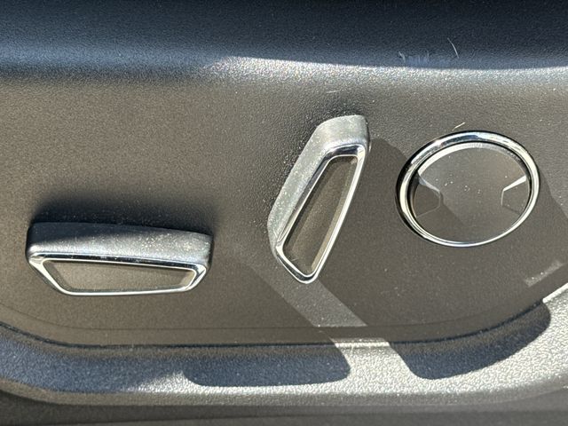 Used 2018 White Ford XLT image 22