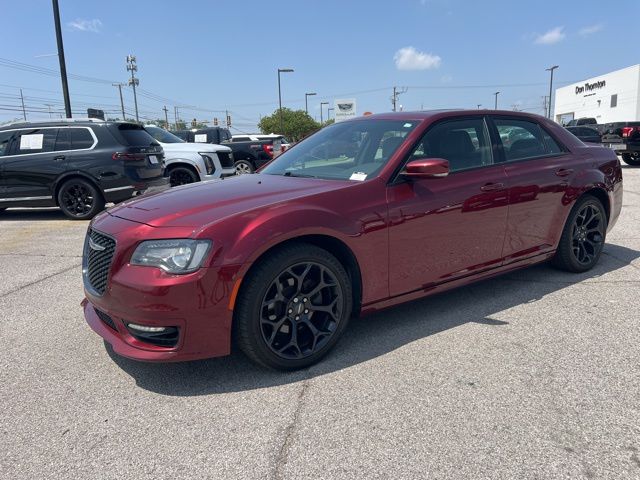 Velvet Red Pearlcoat 2019 Chrysler 300 S RWD Sedan Rear-Wheel Drive 8-Speed Automatic