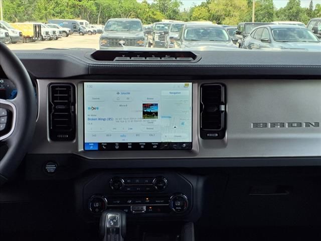 2025 Ford Bronco Outer Banks photo