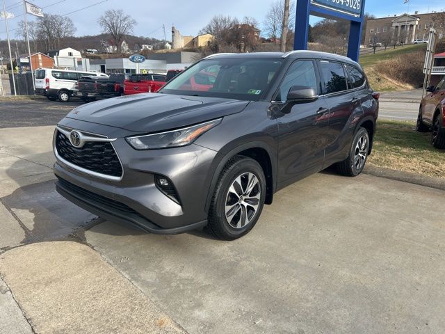 2022 Toyota Highlander XLE AWD