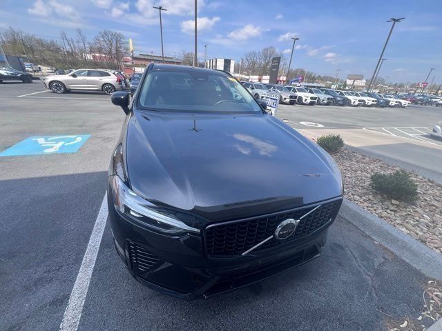 2023 Volvo XC60 B5 Plus Dark Theme AWD