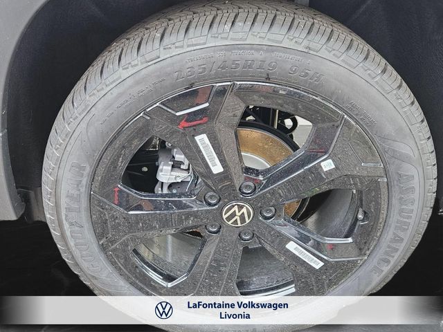2025 Volkswagen Taos SE Black - Photo 28