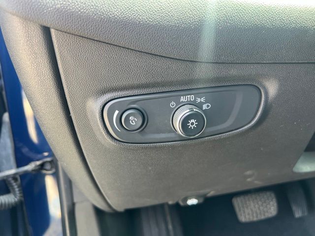2022 Chevrolet Equinox LT - Blue exterior view 12