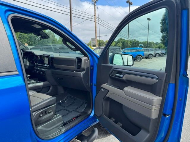 Used 2022 Blue Chevrolet ZR2 image 13