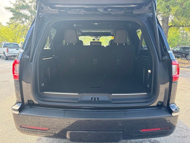 Used 2021 Black Lincoln Reserve image 19
