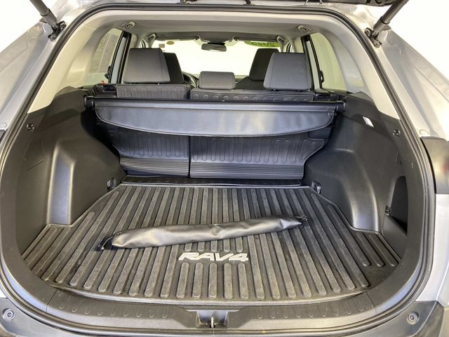 2025 Toyota RAV4 XLE Silver Sky Metallic - Grieco Acura - Image 8