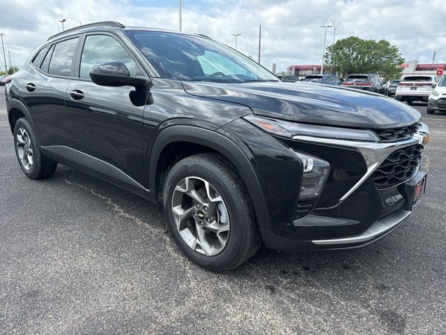 Mosaic Black Metallic 2025 Chevrolet Trax LT FWD SUV / Crossover Front-Wheel Drive 6-Speed Automatic