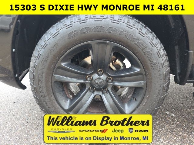 2017 Ram 1500 Night - Brilliant Black Crystal Pearlcoat exterior view 13