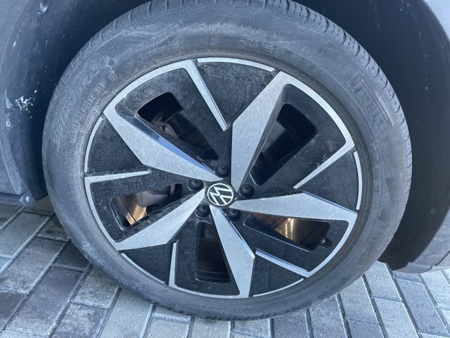 used 2023 Volkswagen ID.4 car, priced at $22,894