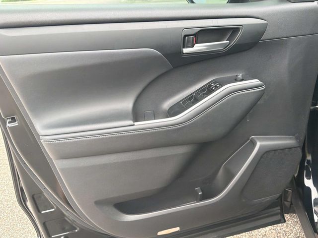 Used 2024 Toyota Highlander SUV