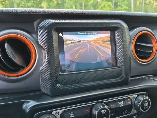 Used 2021 Black Jeep Mojave image 37