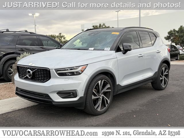 2022 Volvo XC40 T5 R-Design AWD