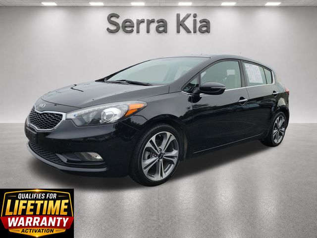 Aurora Black Pearl 2016 Kia Forte5 Hatchback Front-Wheel Drive 6-Speed Automatic