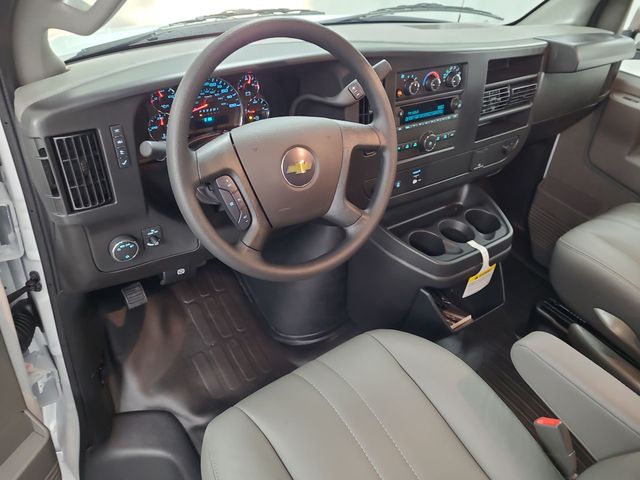 2026 – Chevrolet – Express 3500