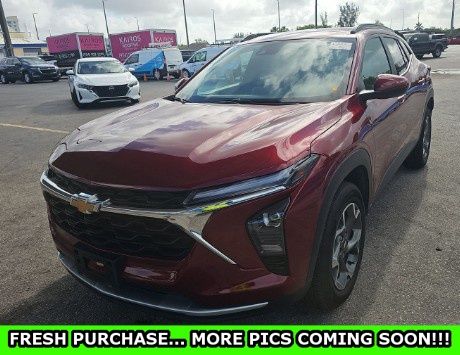 Red (Crimson) 2025 Chevrolet Trax LT FWD SUV / Crossover Front-Wheel Drive 6-Speed Automatic