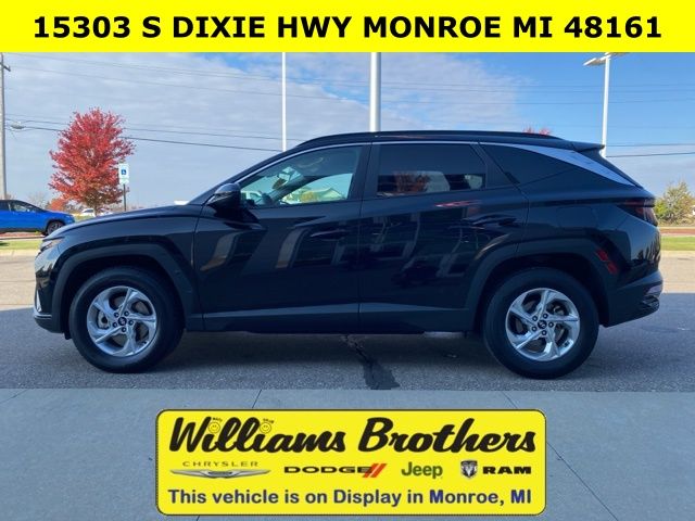 2024 Hyundai Tucson SEL - Black Pearl exterior view 8