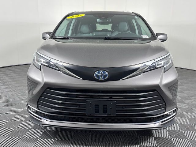 Used 2023 Toyota Sienna Van