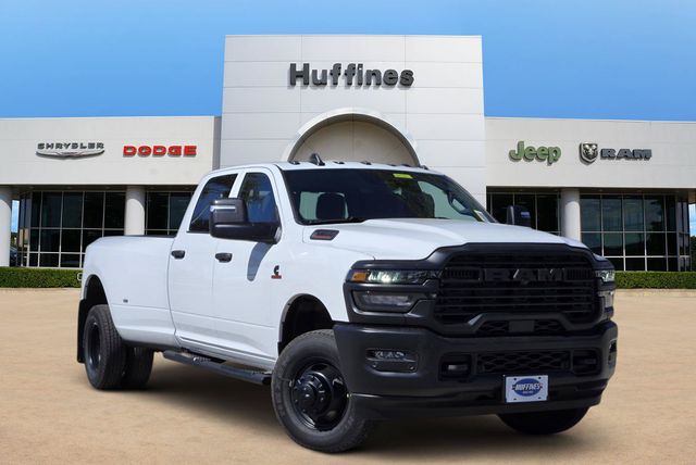 Bright White Clearcoat 2026 RAM 3500 Pickup Truck Four-Wheel Drive 8-Speed Automatic