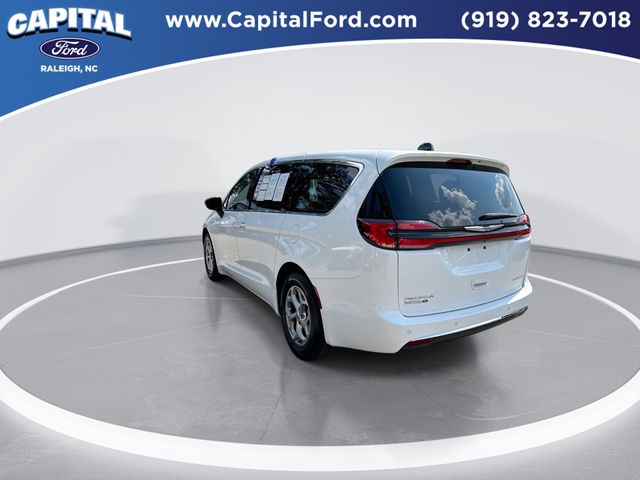 Used 2024 White Chrysler Limited image 6