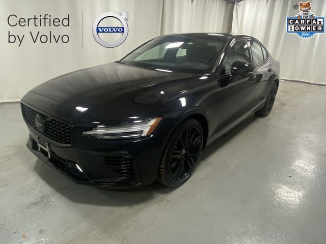 Onyx Black Metallic 2025 Volvo S60 Recharge T8 Ultra Black Edition eAWD Sedan All-Wheel Drive Automatic