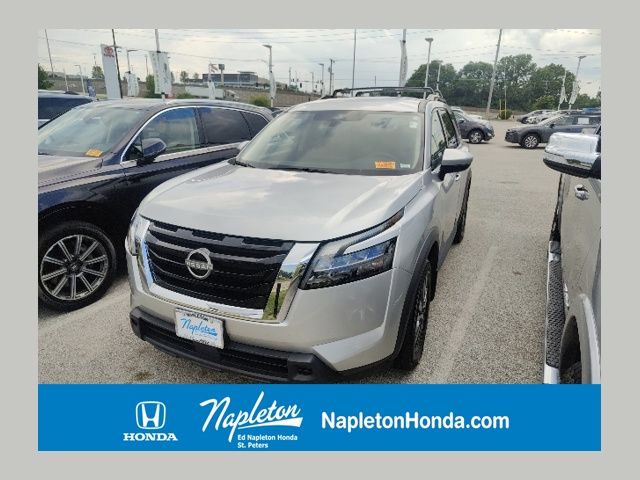 Brilliant Silver Metallic 2023 Nissan Pathfinder SUV / Crossover All-Wheel Drive 9-Speed Automatic
