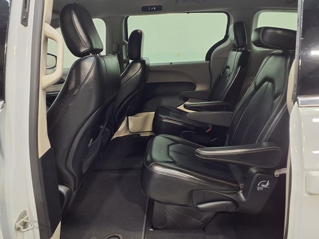 2020 Chrysler Voyager LXI - 10