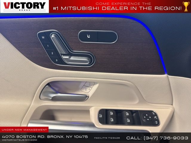 2022 Mercedes-Benz GLB GLB 250 photo