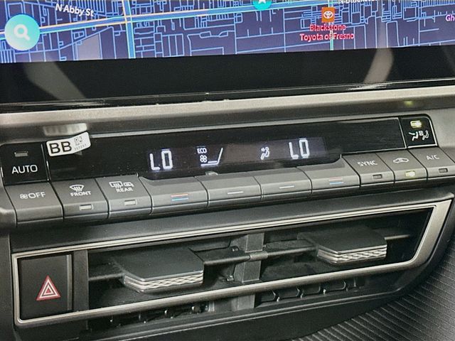 2025 Toyota Camry SE - Photo 14
